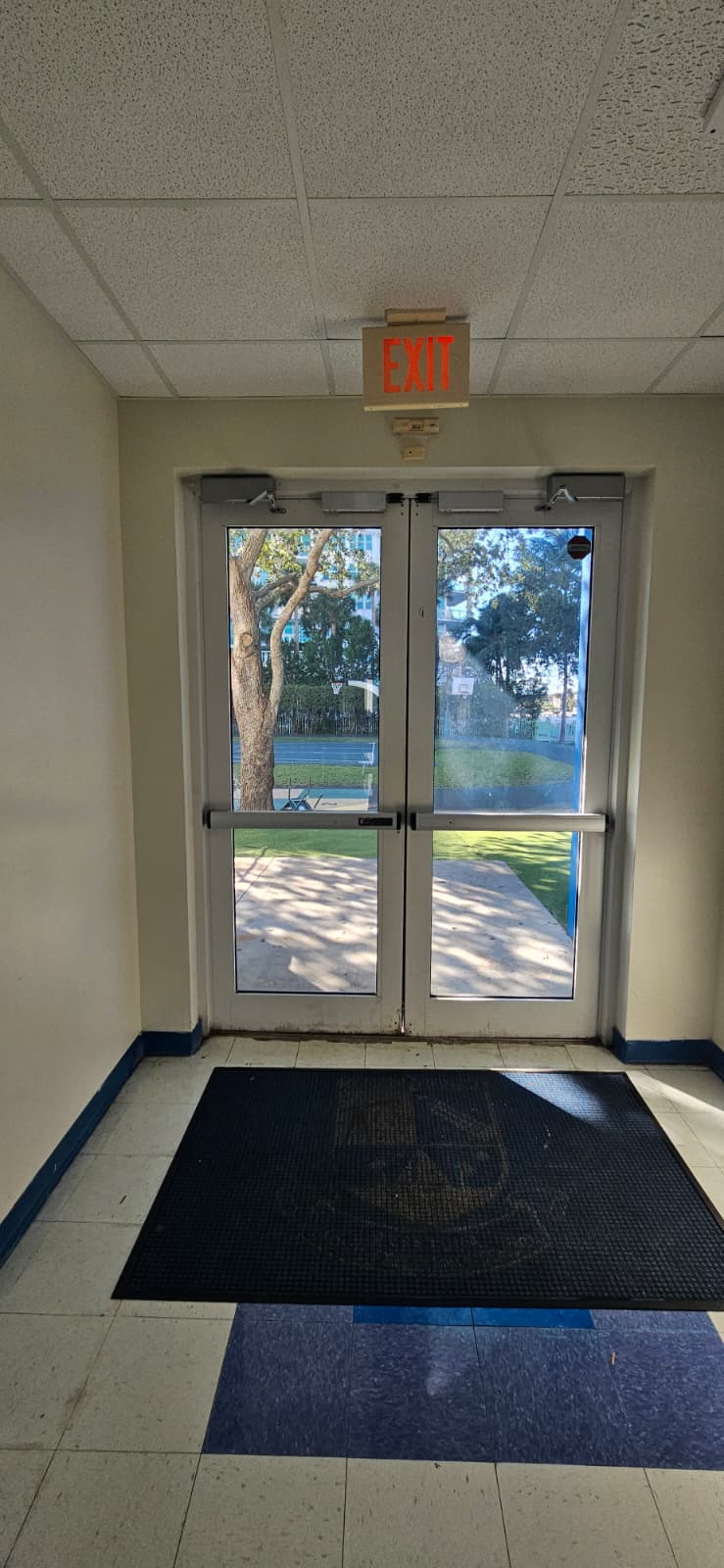 School Double Doors Stopped Closing After an AC Change: LCN 4040XP Door Closers, Aventura